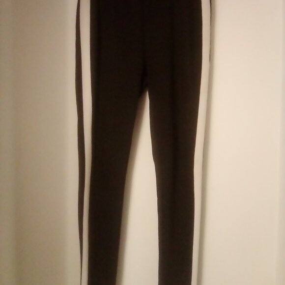 Black & White Striped Skinny Pants for Women | Trendy Stretch Fit | Chic Casual - Picture 2 of 3